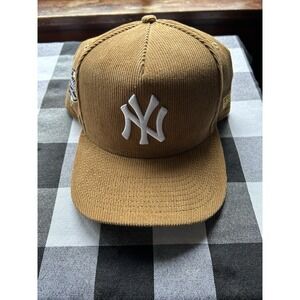 New Era Yankees WS Side Patch Beige Corduroy 9FIFTY Snapback